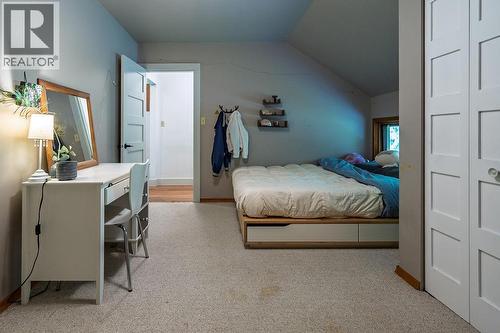 4225 3A Highway, Nelson, BC - Indoor Photo Showing Bedroom