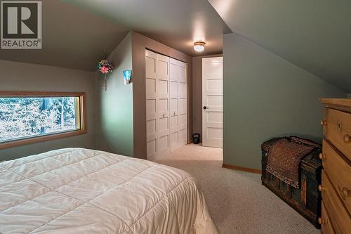 4225 3A Highway, Nelson, BC - Indoor Photo Showing Bedroom