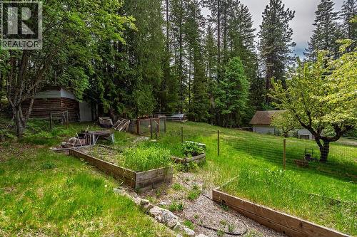 4225 3A Highway, Nelson, BC - Outdoor