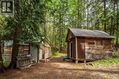 4225 3A Highway, Nelson, BC - Outdoor