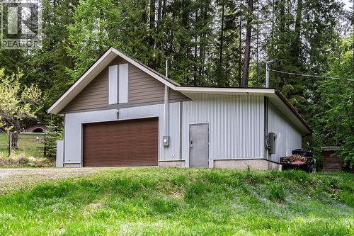 4225 3A Highway, Nelson, BC - Outdoor With Exterior