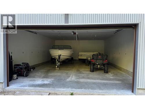 4225 3A Highway, Nelson, BC - Indoor Photo Showing Garage