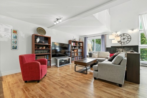 Salon - 485  - 487 Ch. Du Mont-Loup-Garou, Sainte-Adèle, QC - Indoor Photo Showing Living Room