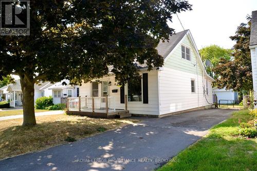 18 DUNKIRK AVENUE  Kingston (East Of Sir John A. Blvd), ON K7K 2H4