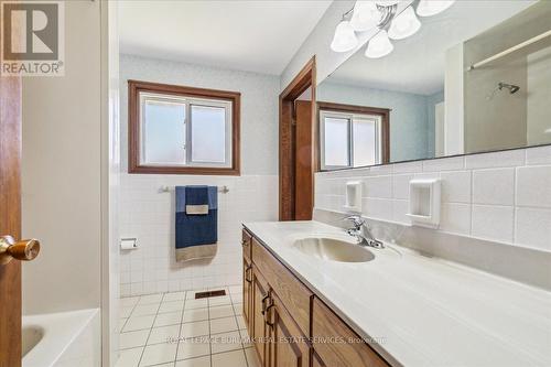 1 Westview Crescent, Hamilton, ON - Indoor Photo Showing Bathroom