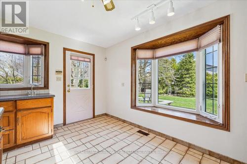 1 Westview Crescent, Hamilton, ON - Indoor Photo Showing Other Room