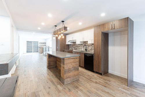 Kitchen - 235  - 237 Rue Ste-Marie, Terrebonne (Terrebonne), QC - Indoor Photo Showing Kitchen With Upgraded Kitchen