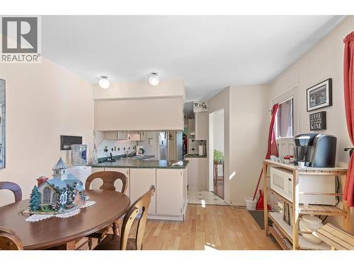 FAMILY ROOM - 3011 11 Street, Vernon, BC - Indoor