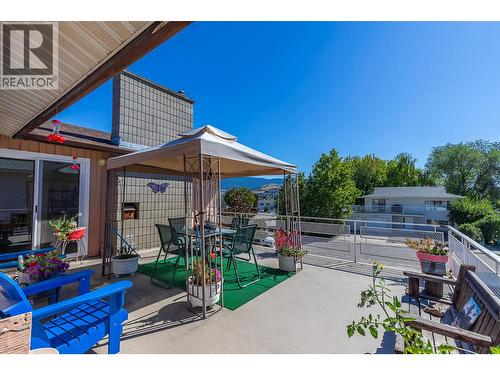 SUNDECK - Perfect for parties! - 3011 11 Street, Vernon, BC - Outdoor