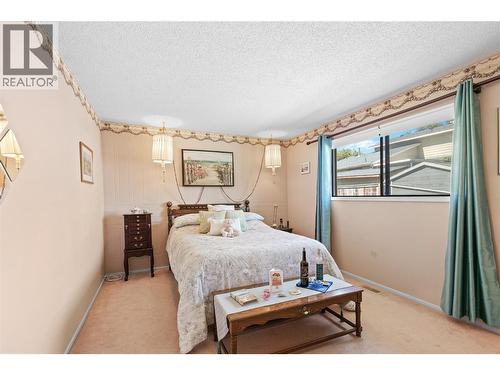 MASTER BEDROOM - Lots of Natural light! - 3011 11 Street, Vernon, BC - Indoor Photo Showing Bedroom