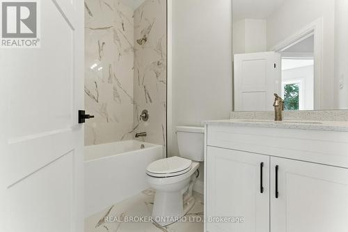 Unit 3 - 161 Fifth Avenue, Brant, ON - Indoor Photo Showing Bathroom