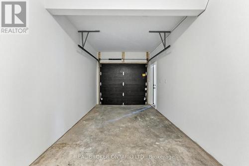 Unit 3 - 161 Fifth Avenue, Brant, ON - Indoor Photo Showing Garage