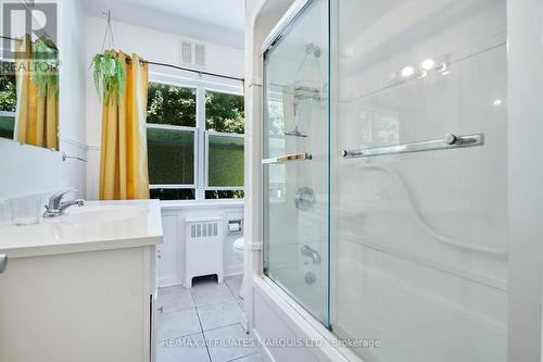 547 Fifth Street E, Cornwall, ON - Indoor Photo Showing Bathroom