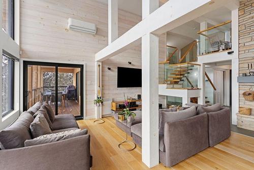 Living room - 169 Ch. Du Lac-Ouimet, Mont-Tremblant, QC - Indoor