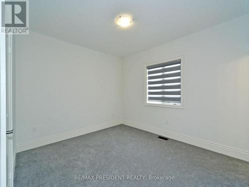 210 Mckean Drive, Whitchurch-Stouffville, ON - Indoor Photo Showing Other Room