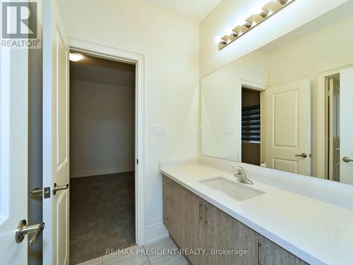 210 Mckean Drive, Whitchurch-Stouffville, ON - Indoor Photo Showing Bathroom