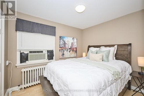 8 Woodburn Avenue, St. Catharines (Oakdale), ON - Indoor Photo Showing Bedroom