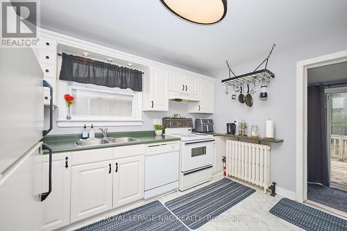 8 Woodburn Avenue, St. Catharines (Oakdale), ON - Indoor Photo Showing Kitchen With Double Sink