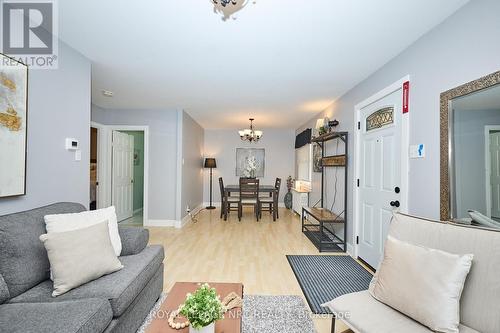 8 Woodburn Avenue, St. Catharines (Oakdale), ON - Indoor Photo Showing Living Room
