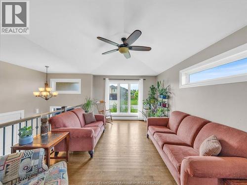 404 Brown, Amherstburg, ON - Indoor Photo Showing Living Room