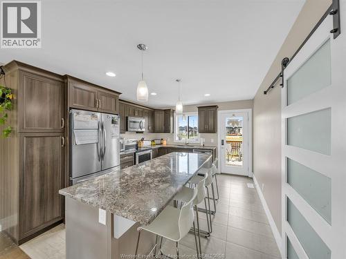 404 Brown, Amherstburg, ON - Indoor Photo Showing Kitchen With Upgraded Kitchen