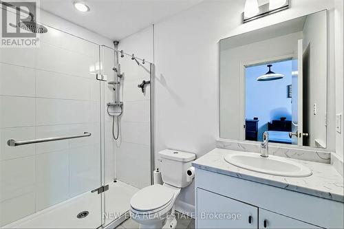 60 - 120 Court Drive, Brant, ON - Indoor Photo Showing Bathroom