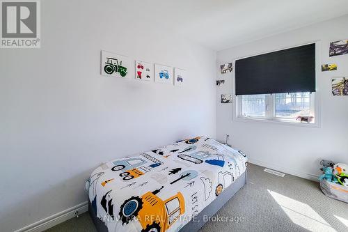 60 - 120 Court Drive, Brant, ON - Indoor Photo Showing Bedroom