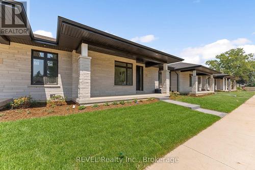 8 Accursi Crescent, Pelham (Fonthill), ON - Outdoor