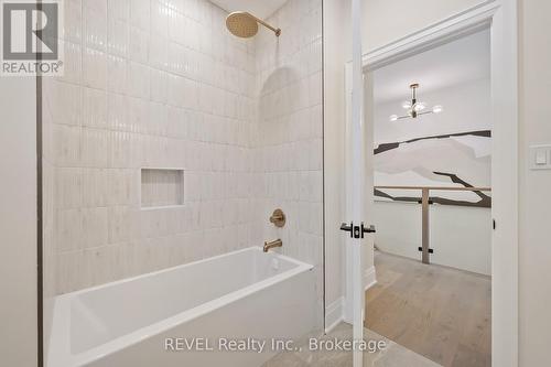 8 Accursi Crescent, Pelham (Fonthill), ON - Indoor Photo Showing Bathroom
