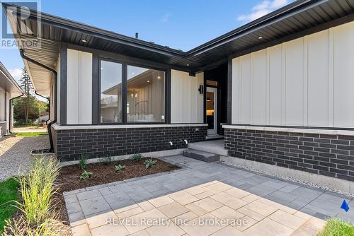 8 Accursi Crescent, Pelham (Fonthill), ON - Outdoor With Deck Patio Veranda