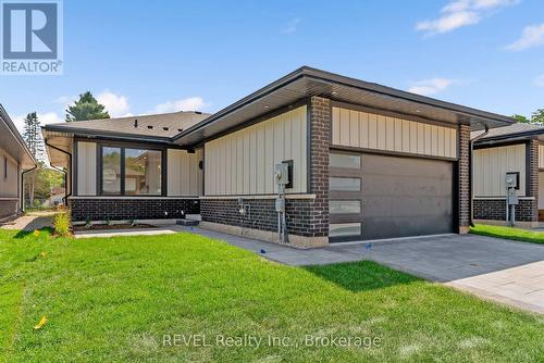 8 Accursi Crescent, Pelham (Fonthill), ON - Outdoor