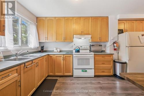 14 - 453 Albert Street, Waterloo, ON - Indoor Photo Showing Kitchen With Double Sink
