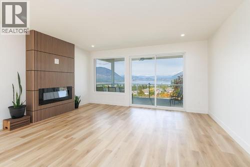 1160 16 Avenue Se, Salmon Arm, BC - Indoor