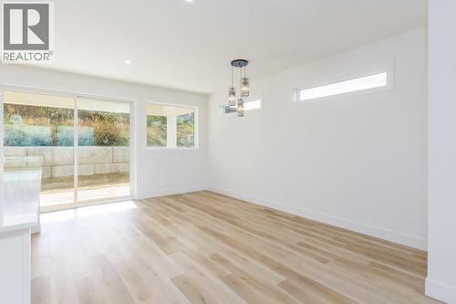 1160 16 Avenue Se, Salmon Arm, BC - Indoor Photo Showing Other Room