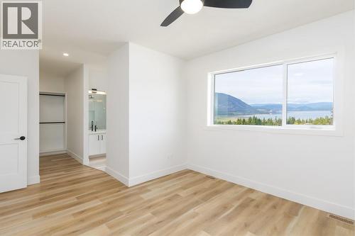 1160 16 Avenue Se, Salmon Arm, BC - Indoor Photo Showing Other Room
