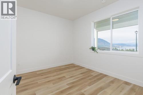 1160 16 Avenue Se, Salmon Arm, BC - Indoor Photo Showing Other Room