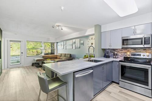 214-1479 Glenmore Road, Kelowna, BC - Indoor Photo Showing Kitchen With Stainless Steel Kitchen
