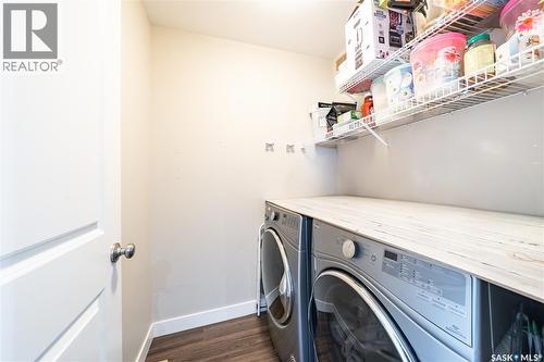 5500 Tutor Way, Regina, SK - Indoor Photo Showing Laundry Room