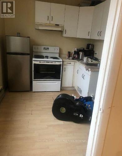 22 Cambridge Street, Cambridge, ON - Indoor Photo Showing Kitchen