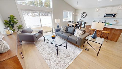 331 Legacy Lookout, Cranbrook, BC - Indoor Photo Showing Living Room
