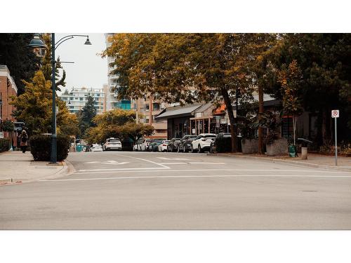 15239 Russell Avenue, White Rock, BC 