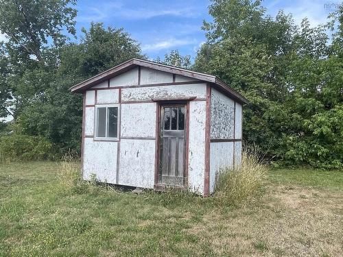 44 Chapel Street, Springhill, NS 