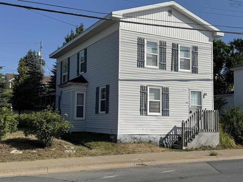 402 Purves Street  North Sydney, NS B2A 1C6