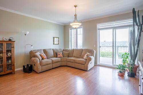 Living room - 104-8652 6E Avenue, Saint-Georges, QC - Indoor Photo Showing Living Room