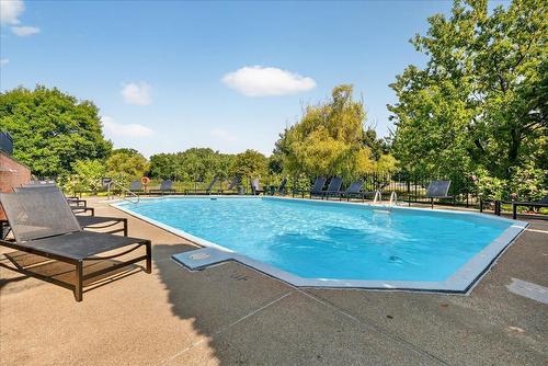 Pool - 605-760 Ch. Marie-Le Ber, Montréal (Verdun/Île-Des-Soeurs), QC - Outdoor With In Ground Pool With Backyard