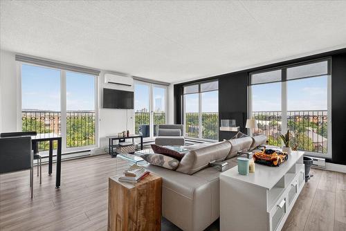 Living room - 605-760 Ch. Marie-Le Ber, Montréal (Verdun/Île-Des-Soeurs), QC - Indoor Photo Showing Living Room