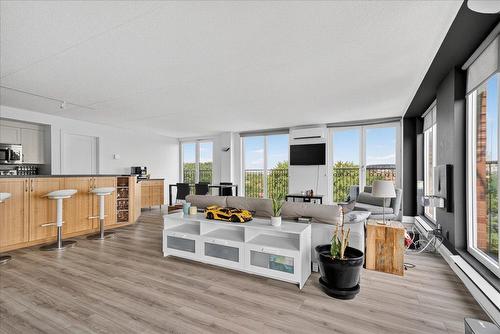 Living room - 605-760 Ch. Marie-Le Ber, Montréal (Verdun/Île-Des-Soeurs), QC - Indoor