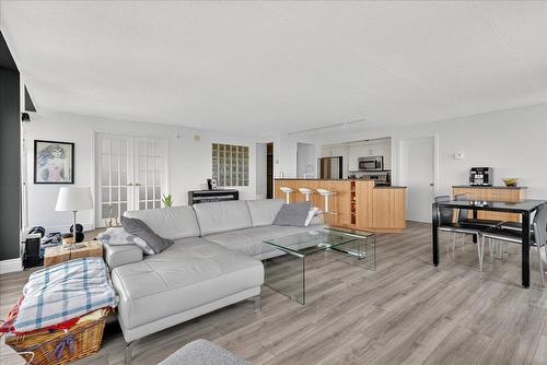 Living room - 605-760 Ch. Marie-Le Ber, Montréal (Verdun/Île-Des-Soeurs), QC - Indoor Photo Showing Living Room