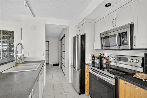 Kitchen - 605-760 Ch. Marie-Le Ber, Montréal (Verdun/Île-Des-Soeurs), QC - Indoor Photo Showing Kitchen With Upgraded Kitchen