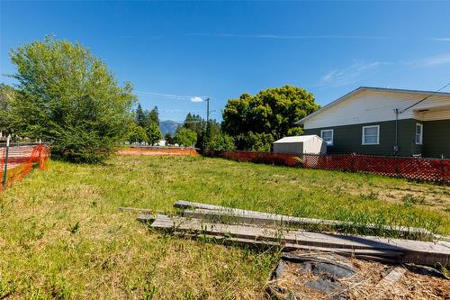 520 8Th Avenue, Creston, BC 